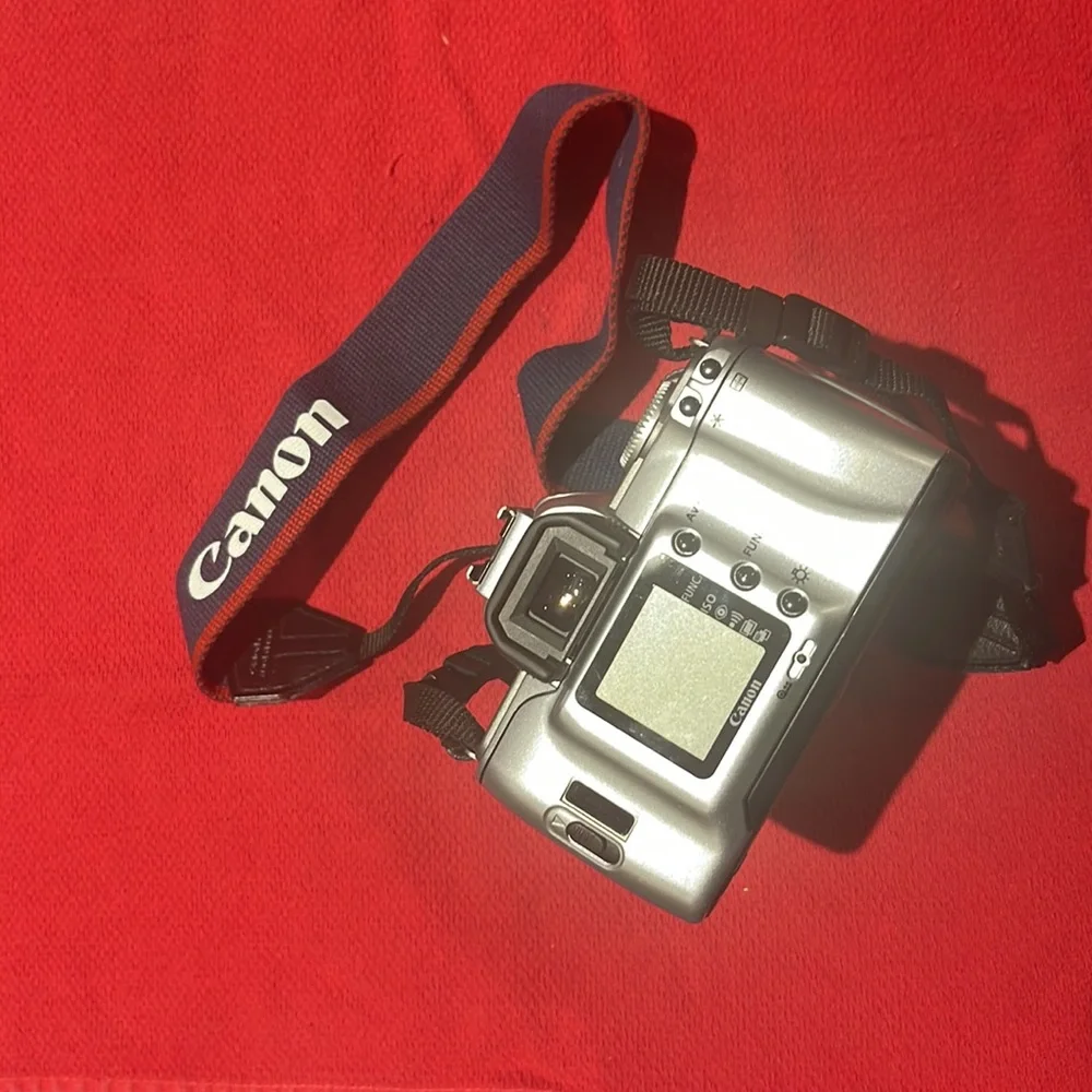 Canon Camera EOS Rebel 300 V Rebel Ti W/Date Stamp Used in super Condition!